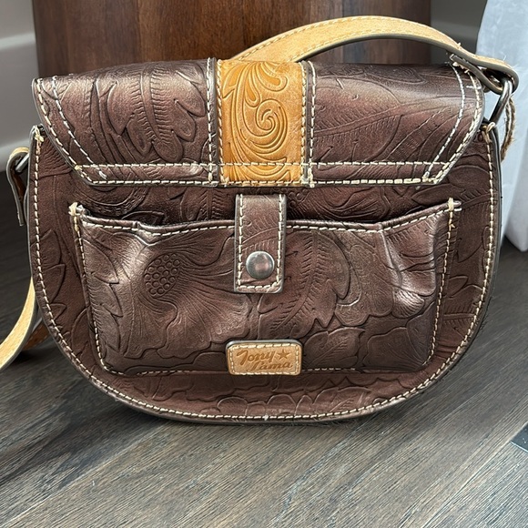 Tony Lama Saddle Bag/Crossbody,Bronze Floral Tooled,snap close,cell phone pocket - Picture 2 of 14